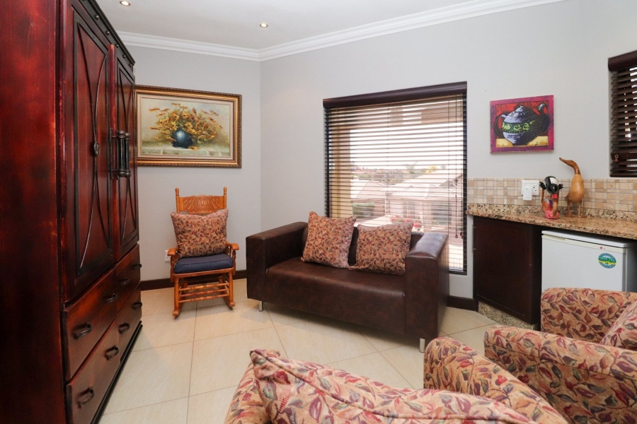 5 Bedroom Property for Sale in Wilkoppies North West